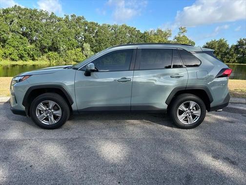 2022 Toyota RAV4 XLE