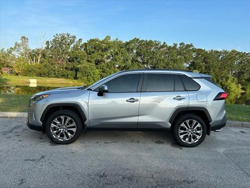 2021 Toyota RAV4 XLE Premium