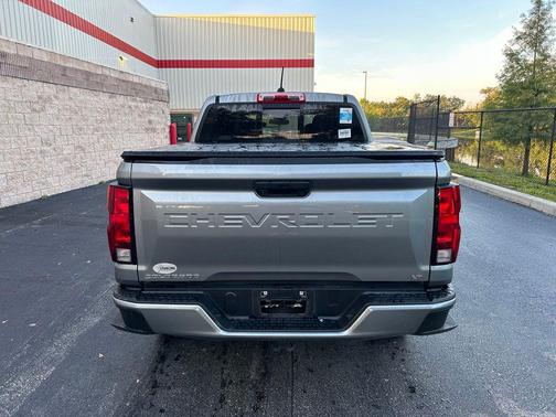 Sterling Gray Metallic 2024 Chevrolet Colorado LT