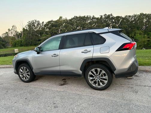2023 Toyota RAV4 XLE Premium