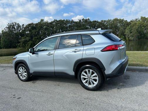 2023 Toyota Corolla Cross LE