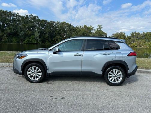 2023 Toyota Corolla Cross LE