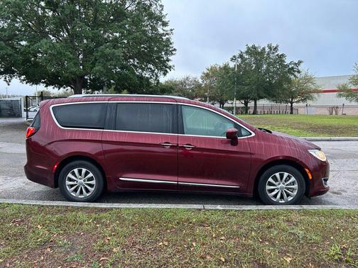 2018 Chrysler Pacifica Touring-L