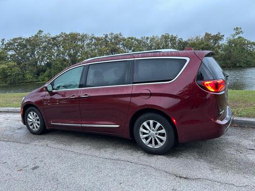 2018 Chrysler Pacifica Touring-L