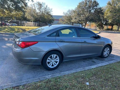 2011 Hyundai SONATA GLS