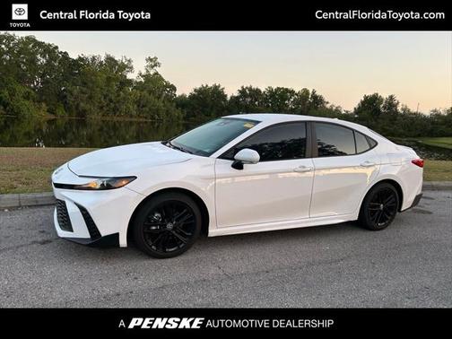 2025 Toyota Camry SE