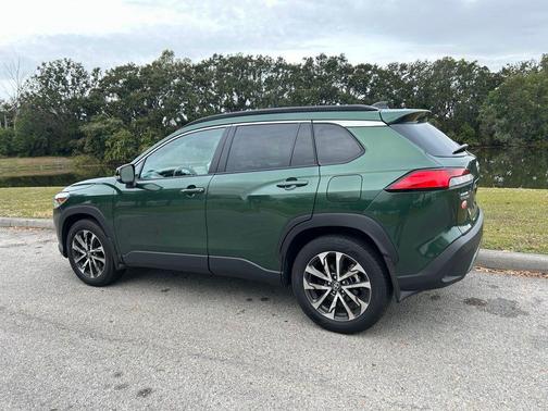 2025 Toyota Corolla Cross XLE