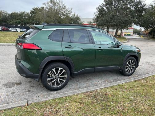 2025 Toyota Corolla Cross XLE