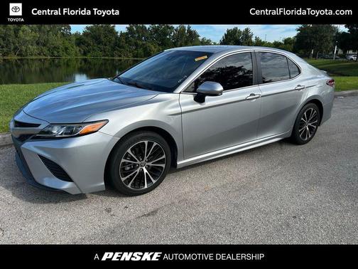 2020 Toyota Camry SE