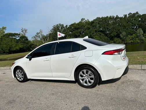 Wind Chill Pearl 2025 Toyota Corolla LE