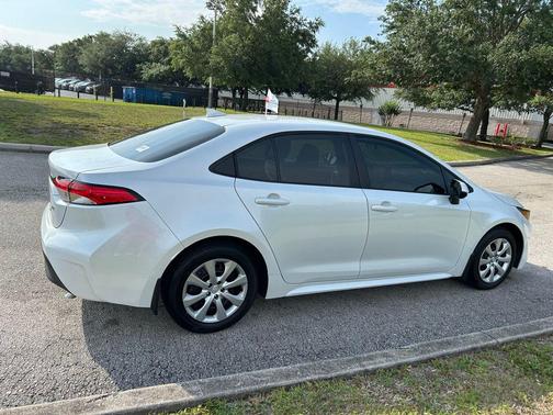 Wind Chill Pearl 2025 Toyota Corolla LE