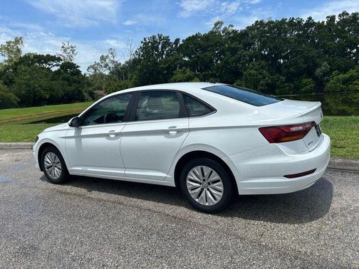 Pure White 2019 Volkswagen Jetta 1.4T S