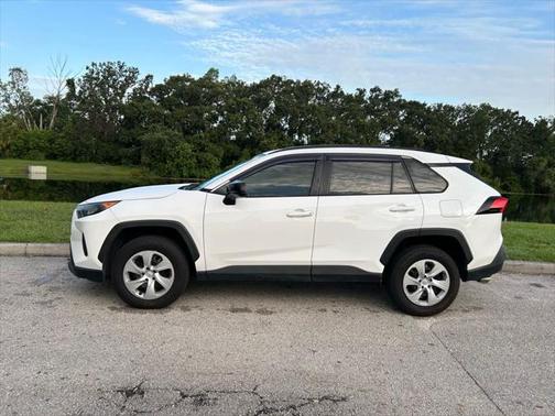 2020 Toyota RAV4 LE