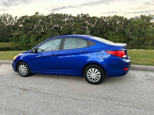 2013 Hyundai Accent GLS