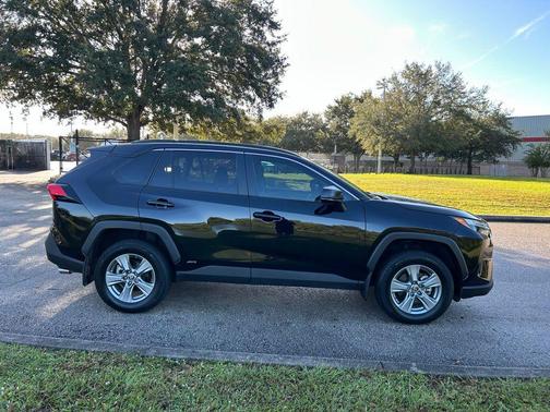 2024 Toyota RAV4 Hybrid LE