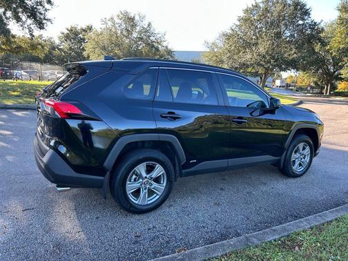 2024 Toyota RAV4 Hybrid LE