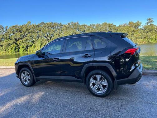 2024 Toyota RAV4 Hybrid LE