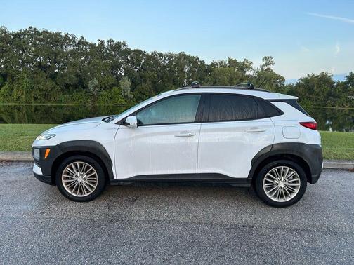 2021 Hyundai KONA SEL