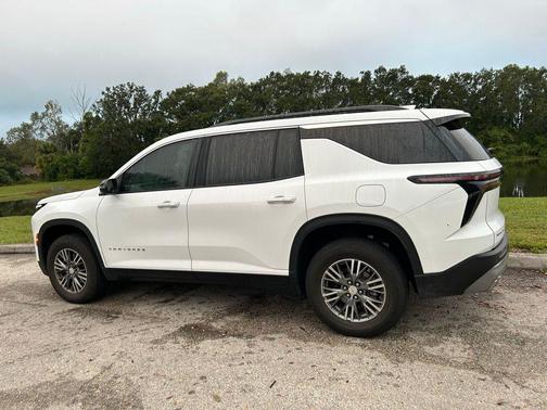 2024 Chevrolet Traverse LT