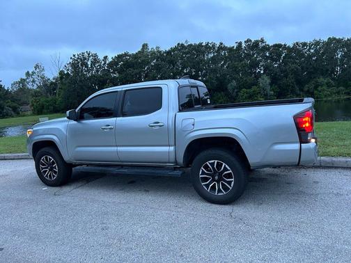 2022 Toyota Tacoma SR