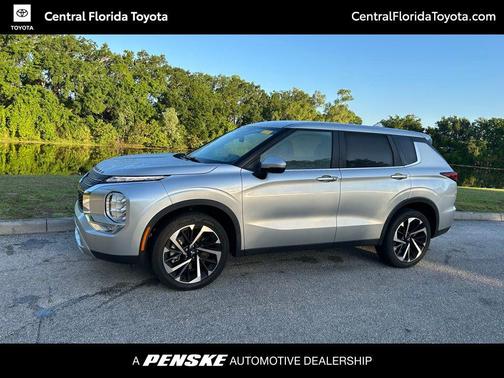 Alloy Silver Metallic 2024 Mitsubishi Outlander SE 2.5 2WD