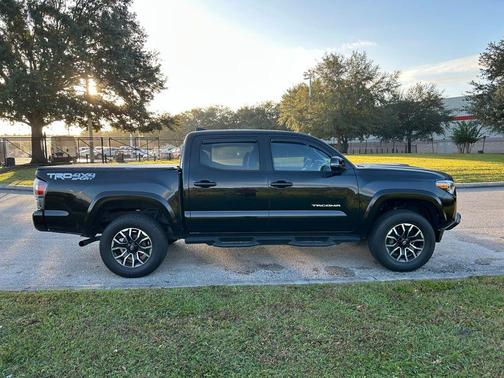 2022 Toyota Tacoma TRD Sport