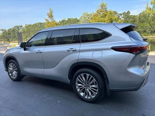 2024 Toyota Highlander Platinum