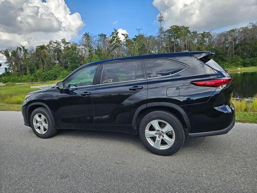 2022 Toyota Highlander L