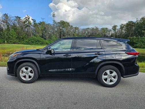 2022 Toyota Highlander L