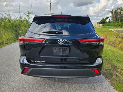 2022 Toyota Highlander L