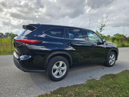 2022 Toyota Highlander L