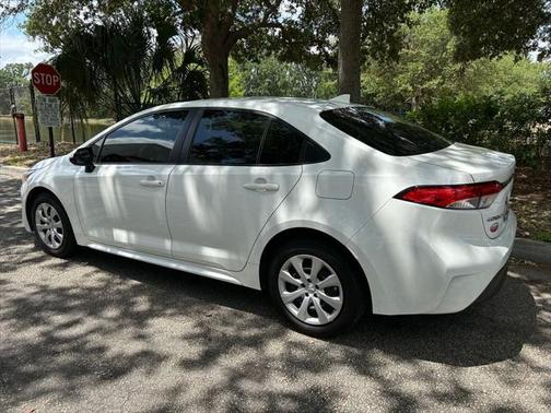 2024 Toyota Corolla Hybrid LE