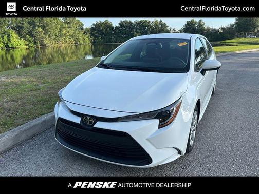 Ice Cap 2024 Toyota Corolla LE