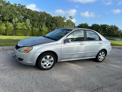 Silver 2007 Kia Spectra EX