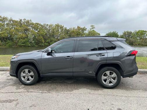 2024 Toyota RAV4 Hybrid SE
