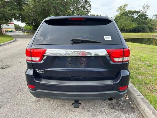 True Blue Pearlcoat 2013 Jeep Grand Cherokee Laredo