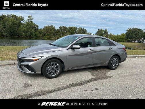 2024 Hyundai ELANTRA SEL