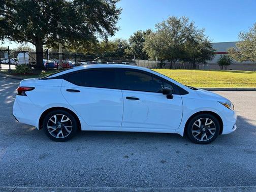 2021 Nissan Versa 1.6 S