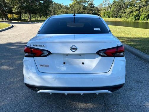 2021 Nissan Versa 1.6 S