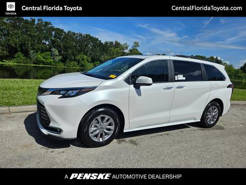 2024 Toyota Sienna XLE