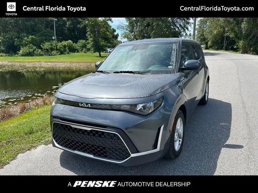 Gravity Gray 2023 Kia Soul LX