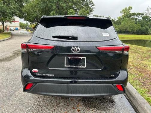 2023 Toyota Highlander LE