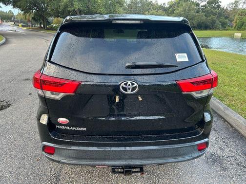 2019 Toyota Highlander LE I4