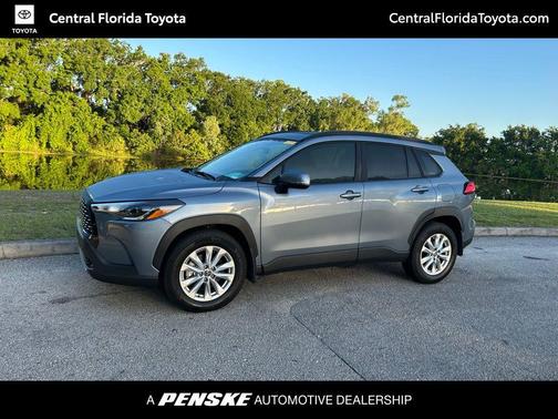 2024 Toyota Corolla Cross LE