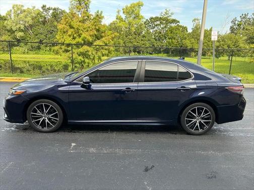 2022 Toyota Camry SE