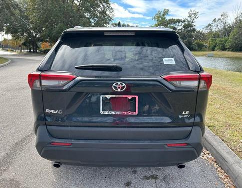 2025 Toyota RAV4 Hybrid SE