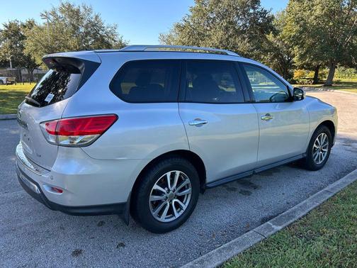 2015 Nissan Pathfinder SV