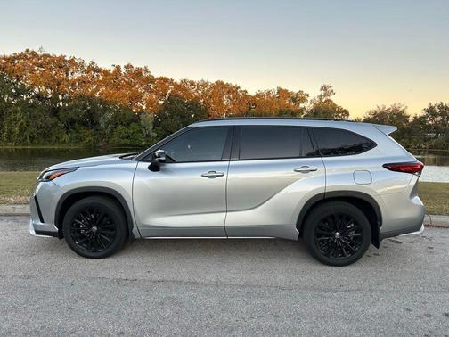 2023 Toyota Highlander XSE