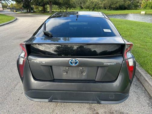 2016 Toyota Prius Four Touring