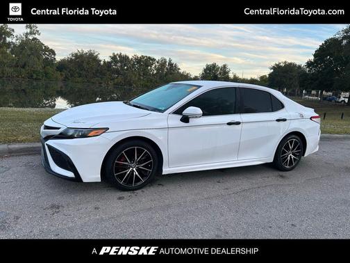 2024 Toyota Camry SE